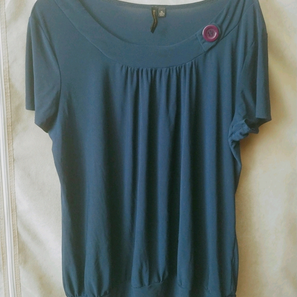 Short sleeve blue blouse with button accent